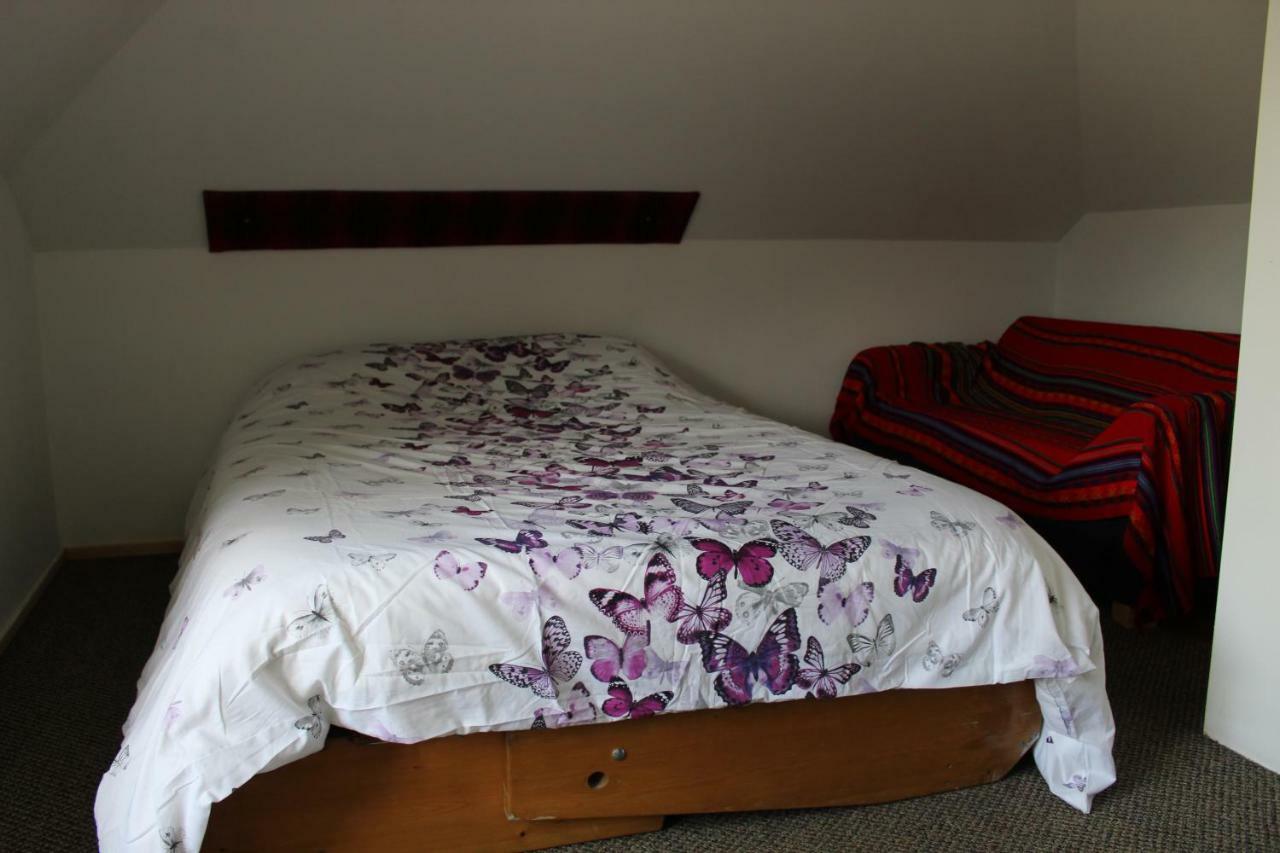 Kicking Horse Backpacker Hostel โกลเดน ภายนอก รูปภาพ